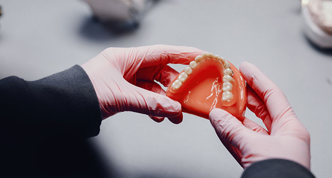 Dentures-Repair-&-Re-lining